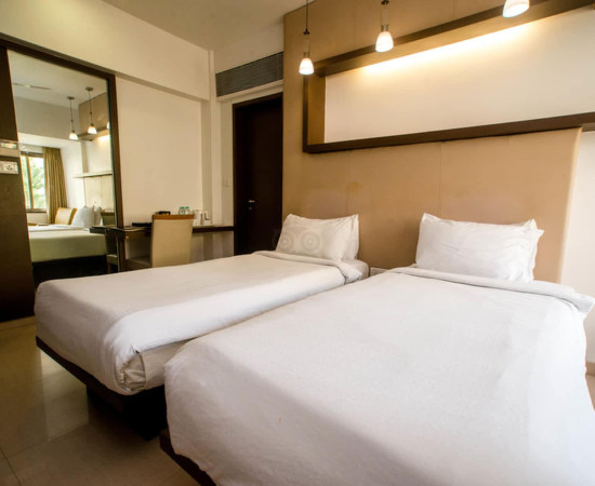 Hotel The Oriental Residency Mumbai Exterior foto