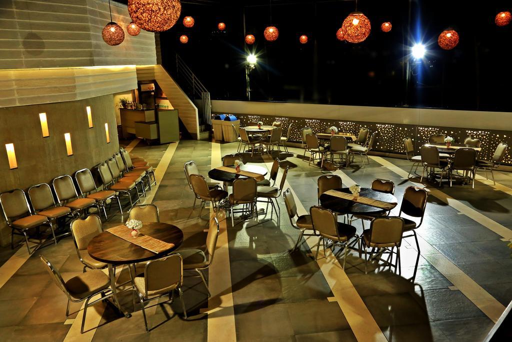 Hotel The Oriental Residency Mumbai Exterior foto
