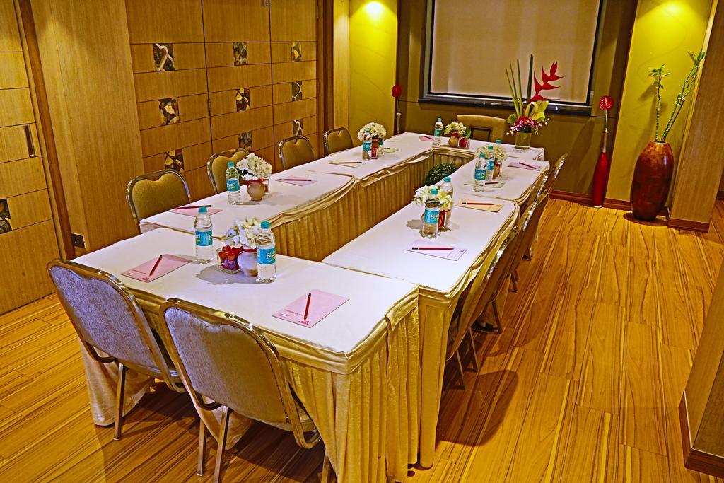 Hotel The Oriental Residency Mumbai Exterior foto